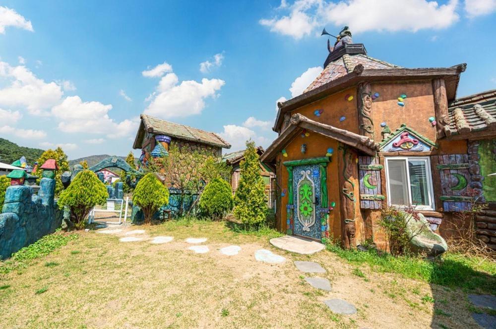 Lala Land Pet Friendly Pension Gyeongju Zewnętrze zdjęcie