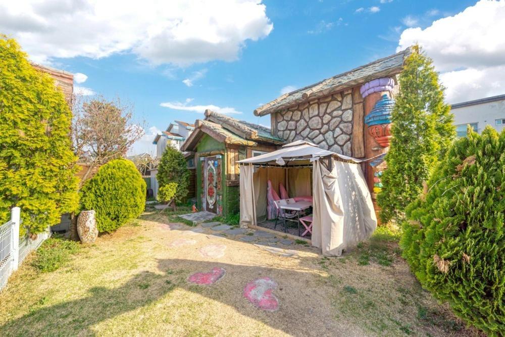 Lala Land Pet Friendly Pension Gyeongju Zewnętrze zdjęcie