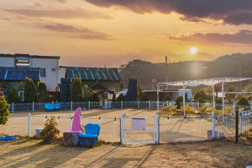 Lala Land Pet Friendly Pension Gyeongju Zewnętrze zdjęcie